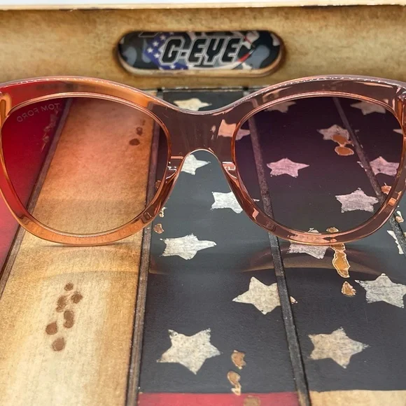 Tom Ford Translucent Pink TF870 74F NWT 100% Authentic  display picture 3
